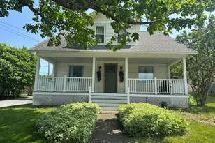 27 Dudley St, Presque Isle, ME 04769 - Photo 3