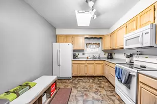 28 Abbott St, Old Town, ME 04468 - Photo 7