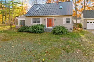 137 Barlen St, Farmington, ME 04938 - Photo 1