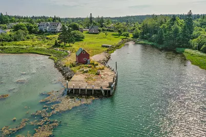129 E Boston Road, Vinalhaven, ME 04863 - Photo 1