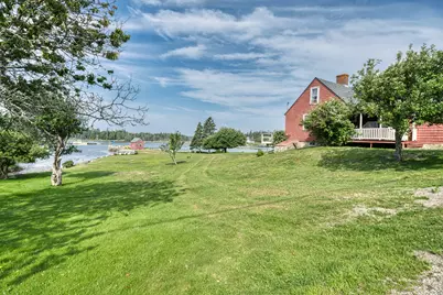 129 E Boston Road, Vinalhaven, ME 04863 - Photo 11