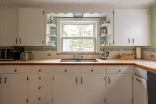 90 Pearl St, Camden, ME 04843 - Photo 5