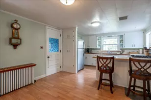90 Pearl St, Camden, ME 04843 - Photo 9