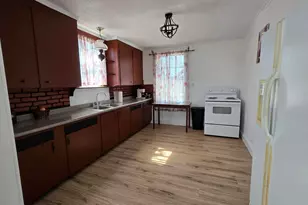 8 Millett St, Livermore Falls, ME 04254 - Photo 3