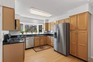 1 Wildwood Dr, Cape Elizabeth, ME 04107 - Photo 13