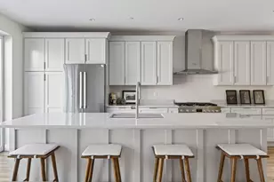 55 Carleton St, Portland, ME 04102 - Photo 23