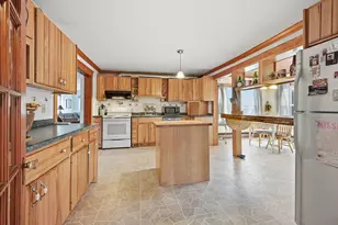 1254 Roosevelt Trail, Raymond, ME 04071 - Photo 9