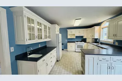 4 Dorcas Avenue, Caribou, ME 04736 - Photo 5