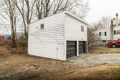 21 Bridge Street, Lewiston, ME 04240 - Photo 9
