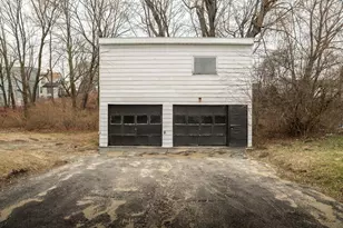 21 Bridge St, Lewiston, ME 04240 - Photo 5