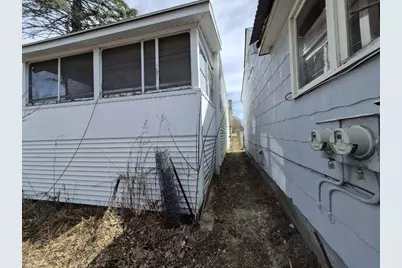 27 Royal Street, Winthrop, ME 04364 - Photo 9