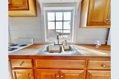 62 W Main Street, Vinalhaven, ME 04863 - Photo 29