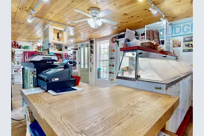 62 W Main Street, Vinalhaven, ME 04863 - Photo 13