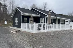 102 Crescent St, Skowhegan, ME 04976 - Photo 1