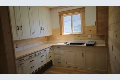 121 Bates Street, Millinocket, ME 04462 - Photo 3