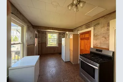 33 Lakeview Street, Lincoln, ME 04457 - Photo 5