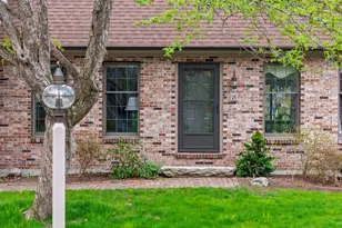 15 Coachlight Ln, Portland, ME 04102 - Photo 3
