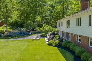 69 Falmouth Rd, Falmouth, ME 04105 - Photo 5