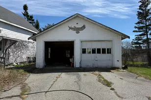 48 Fremont St, Machias, ME 04654 - Photo 11