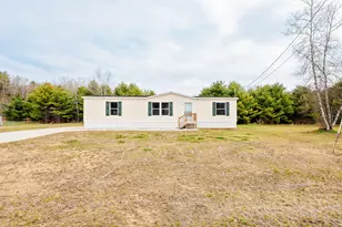 119 Rosewood Dr, Farmington, ME 04938 - Photo 1