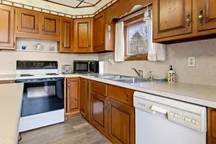 63 Old Rockland St, Rockport, ME 04856 - Photo 9