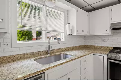 56 Lincoln Avenue, Gardiner, ME 04345 - Photo 3