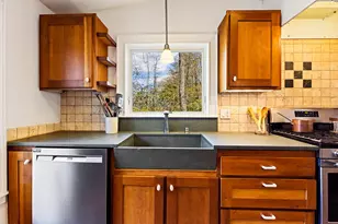 183 Mountain Rd, Falmouth, ME 04105 - Photo 9