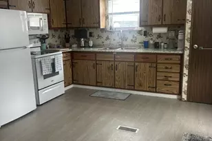 384 Main St, Jay, ME 04239 - Photo 3