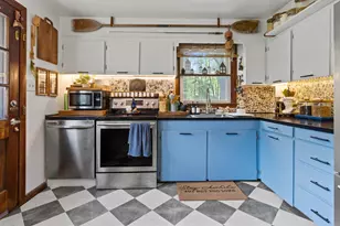 37 Thompson St, Brunswick, ME 04011 - Photo 7
