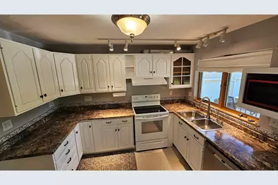 28 Park Avenue E, Brewer, ME 04412 - Photo 3