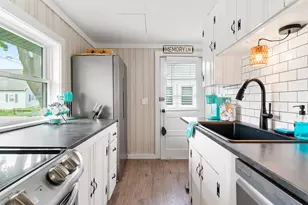 76 N Tibbetts Ave, Wells, ME 04090 - Photo 17