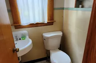 28 Eastland Ave, Millinocket, ME 04462 - Photo 9