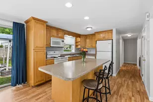 8 Center St, Lisbon, ME 04252 - Photo 9