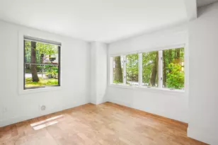 31 Concord Pl, Cape Elizabeth, ME 04107 - Photo 11