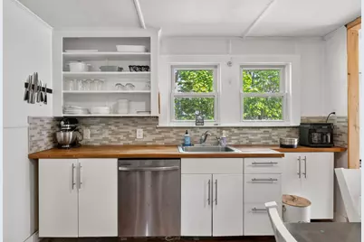 8 Somerset Avenue, Old Orchard Beach, ME 04064 - Photo 11