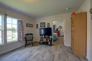 20 Purington Ave, Mechanic Falls, ME 04256 - Photo 9