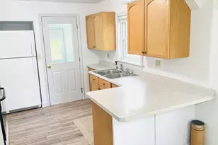 549 Roosevelt Trail, Windham, ME 04062 - Photo 11