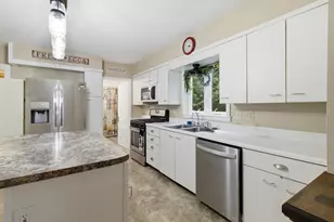 533 Webster St, Lewiston, ME 04240 - Photo 17