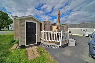 32 Green St, Houlton, ME 04730 - Photo 15