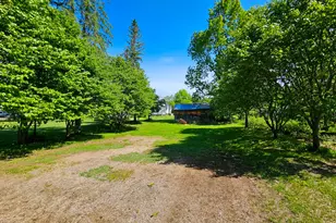 946 US Route 2 W, Dixfield, ME 04224 - Photo 23