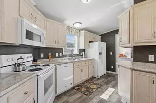 11 Ofarrell St, Topsham, ME 04086 - Photo 7