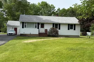 2 Sunrise Cir, Augusta, ME 04330 - Photo 3