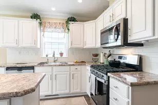 2 Vinalhaven Dr, Berwick, ME 03901 - Photo 11