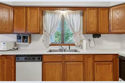 15 Owen Street, Lewiston, ME 04240 - Photo 7