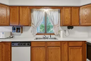 15 Owen St, Lewiston, ME 04240 - Photo 7