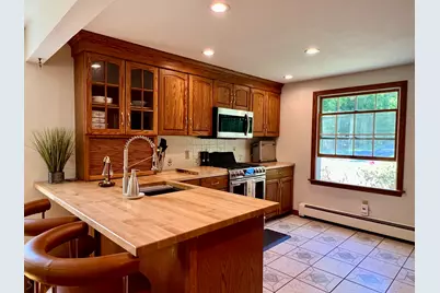 337 Middle Road, Falmouth, ME 04105 - Photo 5
