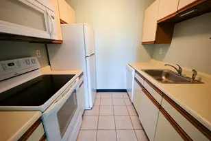 148 Breakwater Dr, South Portland, ME 04106 - Photo 9