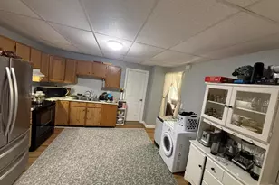 35 Pine St, Auburn, ME 04210 - Photo 9