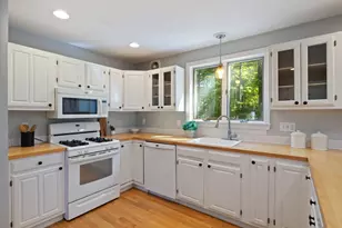 2 Earline Cir, York, ME 03909 - Photo 7