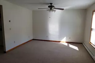 21 Bond St, Augusta, ME 04330 - Photo 9